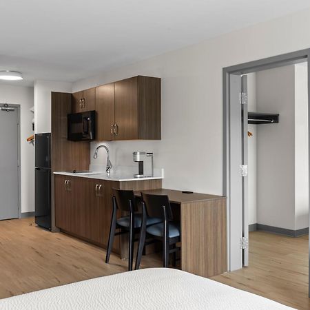 Days Inn By Wyndham Steinbach Bagian luar foto