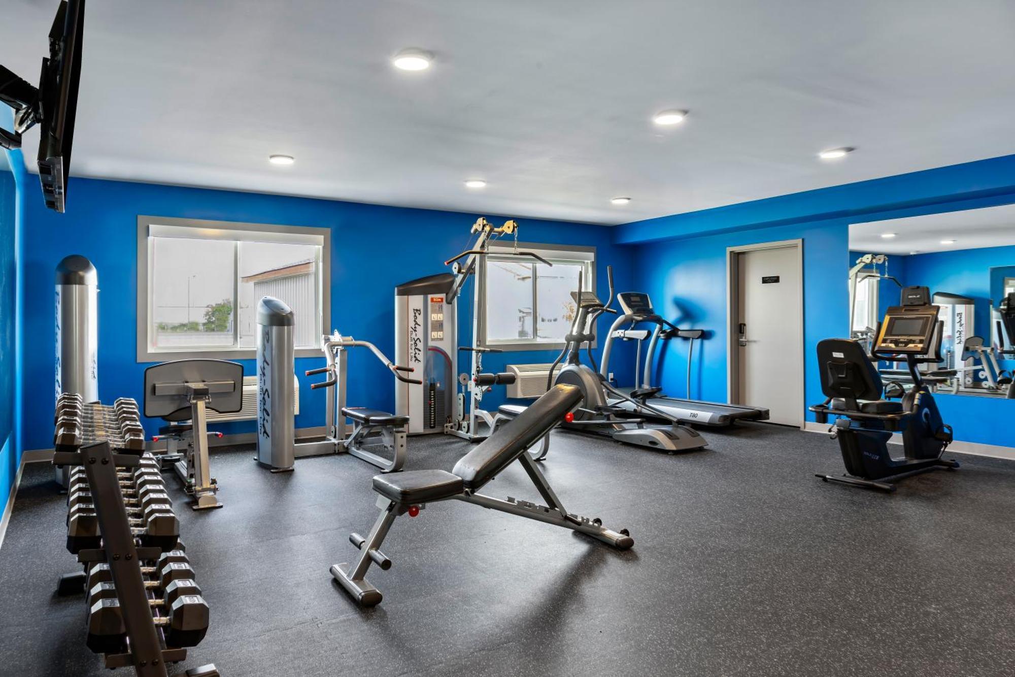 Days Inn By Wyndham Steinbach Bagian luar foto