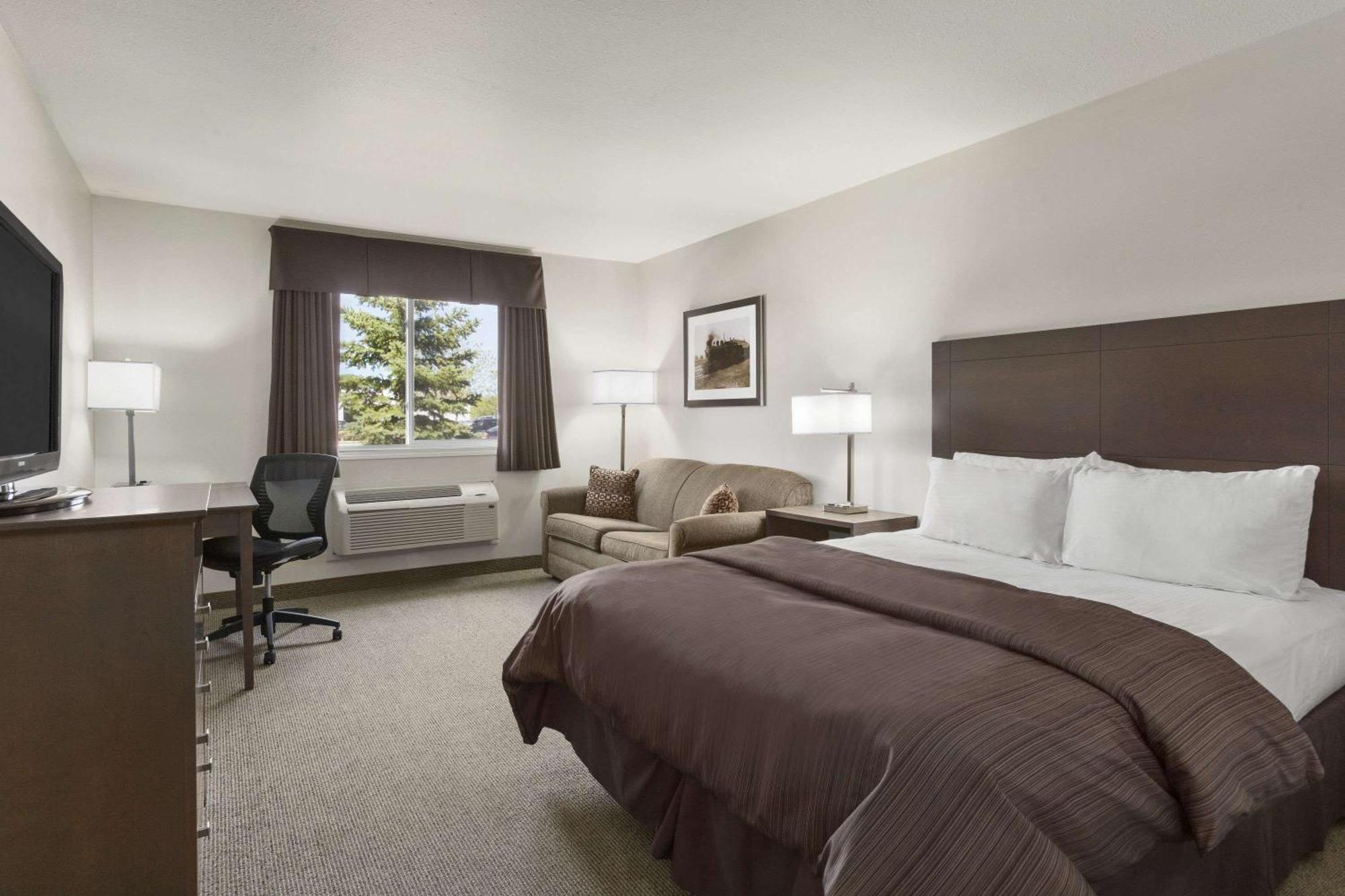 Days Inn By Wyndham Steinbach Bagian luar foto